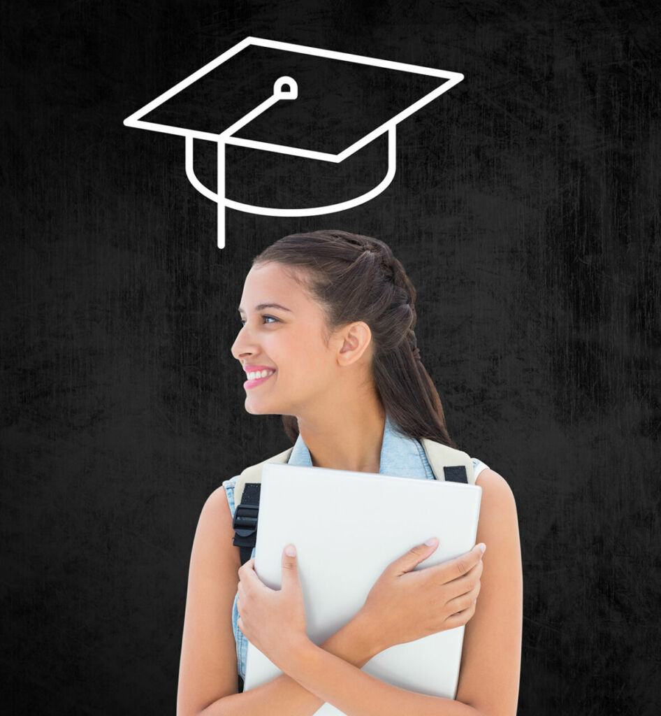 Jeune femme diplômée avec le sourire